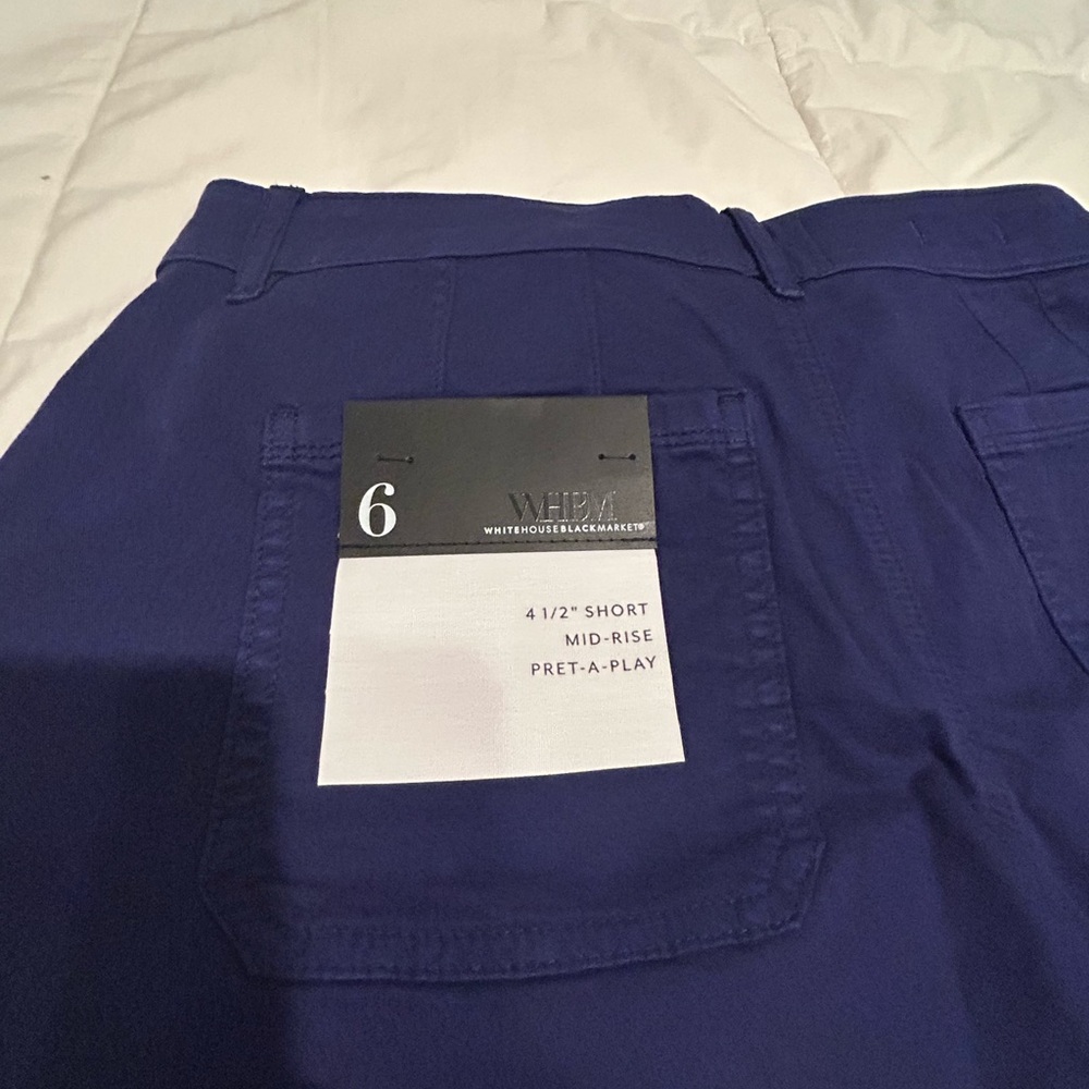 Women's Navy Blue Shorts WHBM
Size 6 - Picture 7 of 9